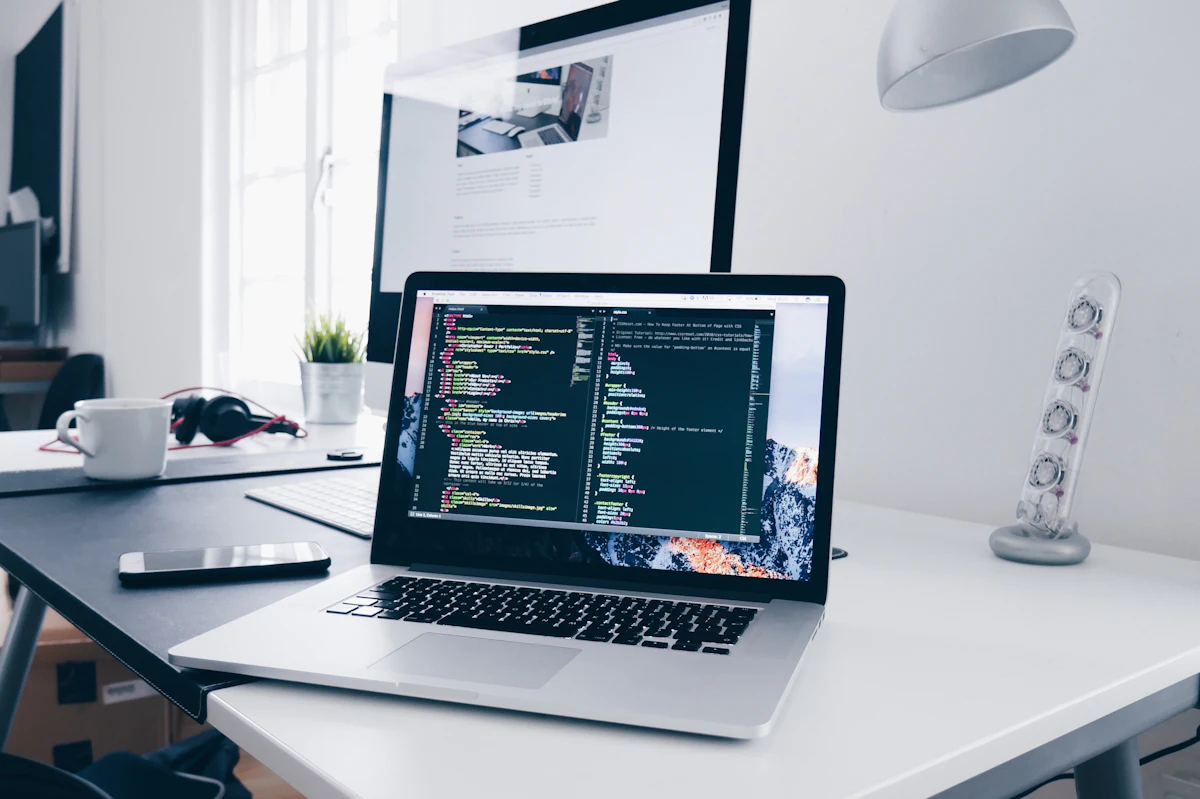 Computer and workspace